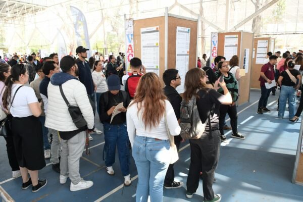 Sedeco oferta más de mil 800 vacantes en ferias de empleo simultáneas en cinco municipios de Michoacán