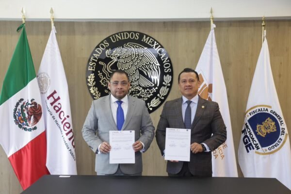 Carlos Torres Piña suscribe convenio con la UIF para fortalecer investigaciones financieras contra el crimen en Michoacán