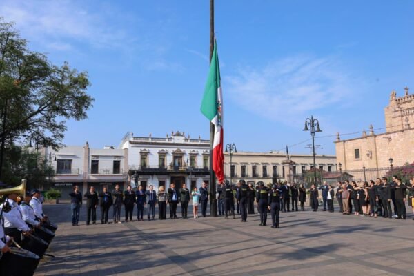 Adolfo Torres encabeza homenaje a Mariano Escobedo y Promulgación de Independencia de Valladolid en Morelia