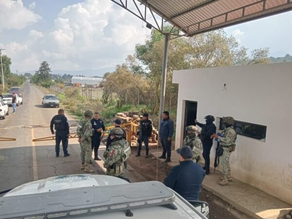 Raúl Zepeda informa operativos permanentes y mesa de diálogo en Sevina