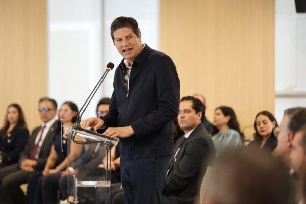 Alfonso Martínez toma protesta a nuevo Consejo Ciudadano de Morelia