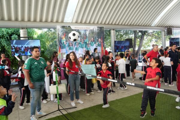 SESESP lleva programa Sácale la roja al delito a más de 500 estudiantes en Morelia