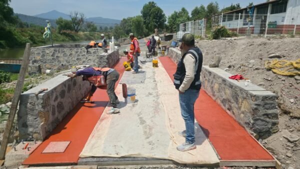 Rogelio Zarazúa reporta 75% de avance en andador de Urandén