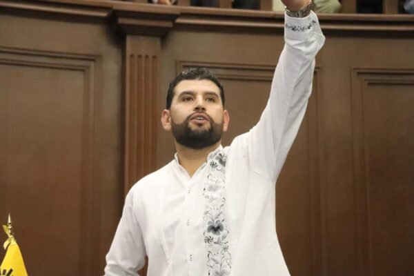 Octavio Ocampo defiende reforma para candidaturas independientes