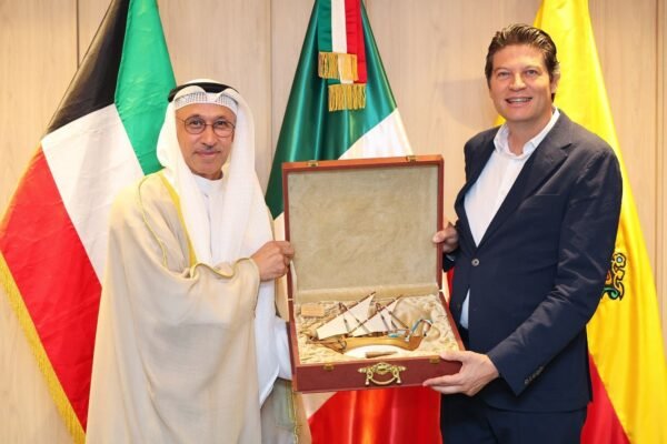 Alfonso Martínez recibe a embajador de Kuwait en Morelia