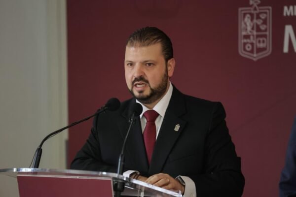 Raúl Zepeda mantiene requisito de firmas para independientes en Michoacán