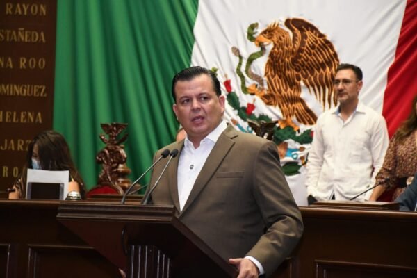 Memo Valencia: reforma electoral no sanciona a partidos que postulen candidatos vinculados al crimen