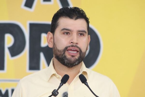 Octavio Ocampo expresa solidaridad con familias de Zitácuaro por hechos registrados en el municipio