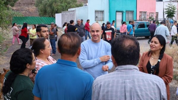 Adolfo Torres busca solución al abastecimiento de agua en Huertos de Atapaneo, Morelia