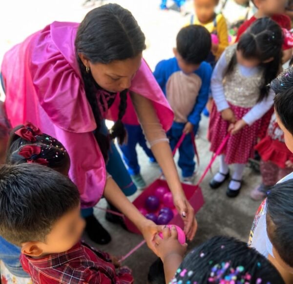 Estudiantes del Cecytem Tzintzuntzan realizan programa ecorecreativo con más de 50 niños de jardín de niños