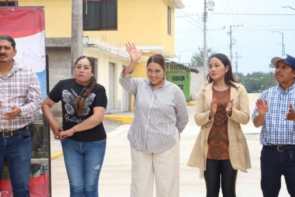 Lety Arriaga inaugura carretera en Ejido El Paso, Ocampo