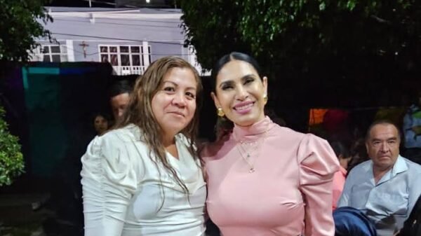 Norma Yáñez asiste a cierre de feria en Lázaro Cárdenas