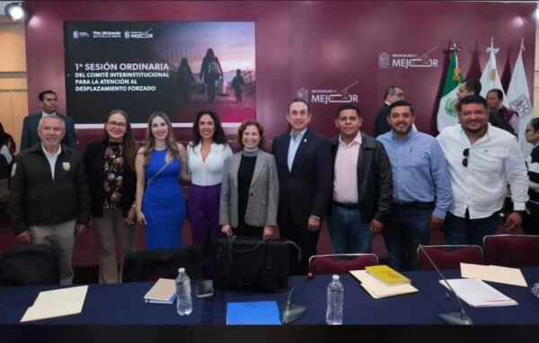 Fernando Ocampo asiste a sesión sobre desplazamiento forzado en Michoacán