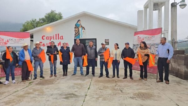 Lety Arriaga inicia construcción de domo en comunidad de Santa Ana