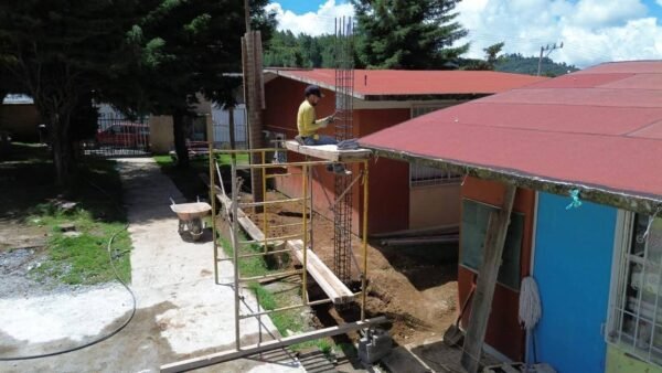 Lety Arriaga inicia construcción de domo en preescolar de El Rosario