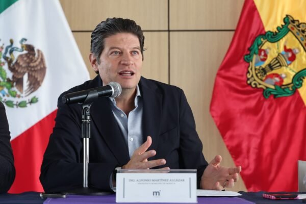 Alfonso Martínez digitaliza cuatro trámites municipales en Morelia