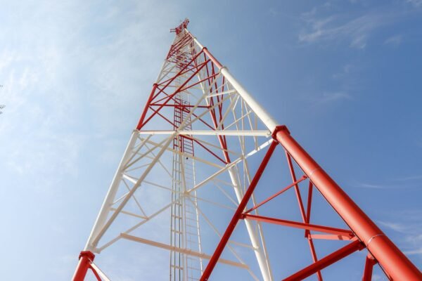 Autopista Siglo XXI contará con 27 torres de telecomunicaciones para emergencias