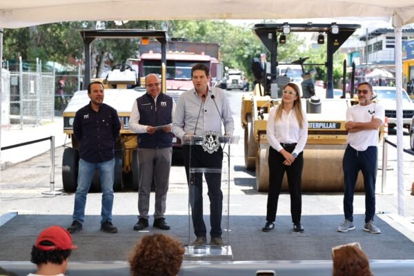 Alfonso Martínez arranca reencarpetamiento de 50 kilómetros en Morelia