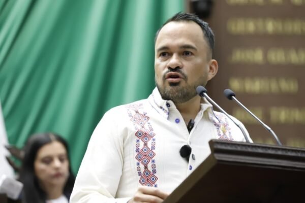 Hugo Rangel propone modernizar comunicación social del Congreso de Michoacán