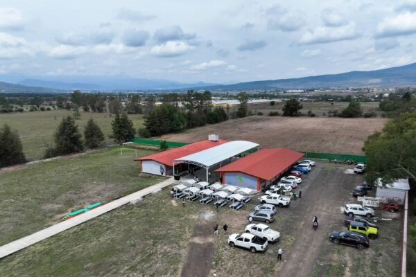 Rogelio Zarazúa inaugura obras por 3.8 mdp en Cemsad de Santiago Undameo