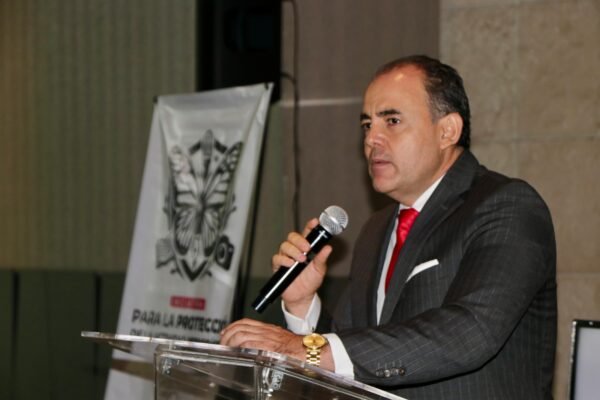 Baltazar Gaona afirma que democracia se fortalece con periodistas libres