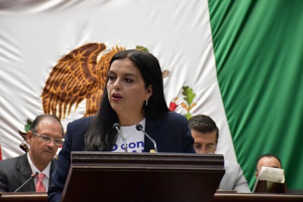 Tere Herrera propone acompañamiento integral para personas con enfermedades raras en Michoacán