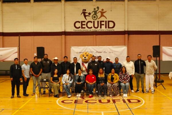 Cecufid entrega material deportivo a 20 municipios de Michoacán