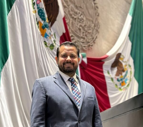Armando Tejeda advierte caída en inversión y aumento de deuda en México