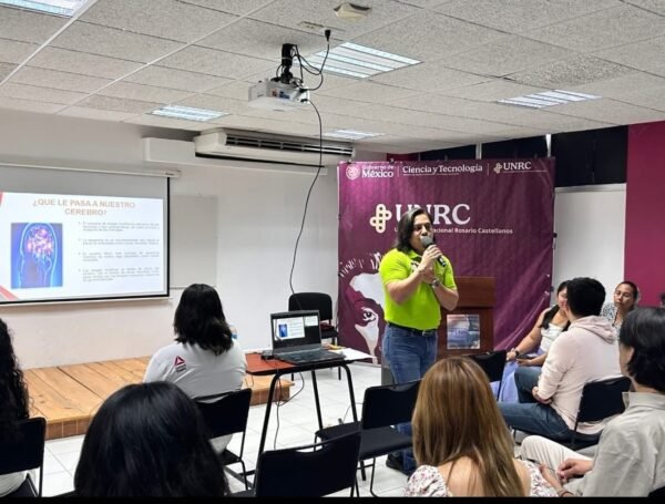 Universidad Rosario Castellanos abre registro en Zacapu, Múgica y Zitácuaro