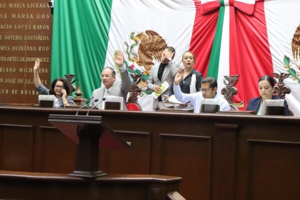 Congreso de Michoacán prohíbe envenenamiento de animales por cualquier autoridad