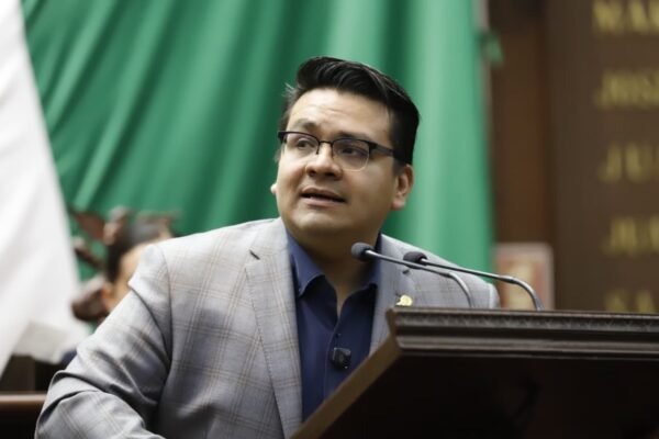 Toño Carreño llama a proteger consulados de México en Estados Unidos