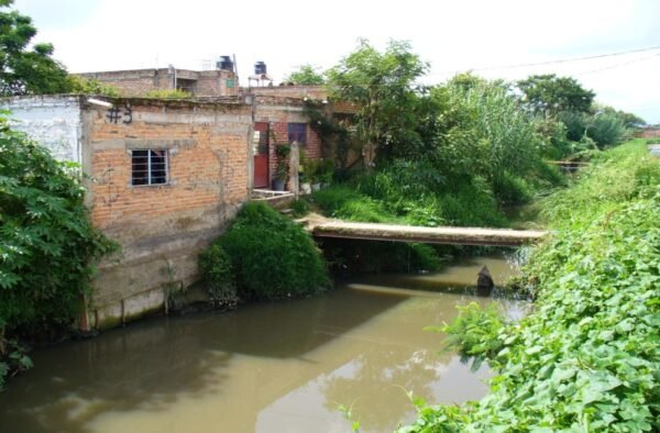 Conagua Michoacán exhorta a no construir cerca de ríos y lagos por seguridad