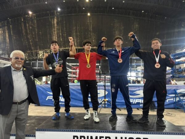 Pugilistas morelianos ganan bronce en Festival Olímpico de Boxeo