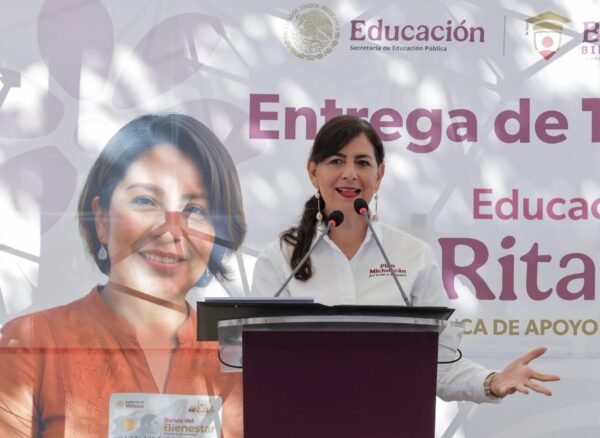 Beca Rita Cetina llega a más de 300 mil estudiantes de primaria en Michoacán