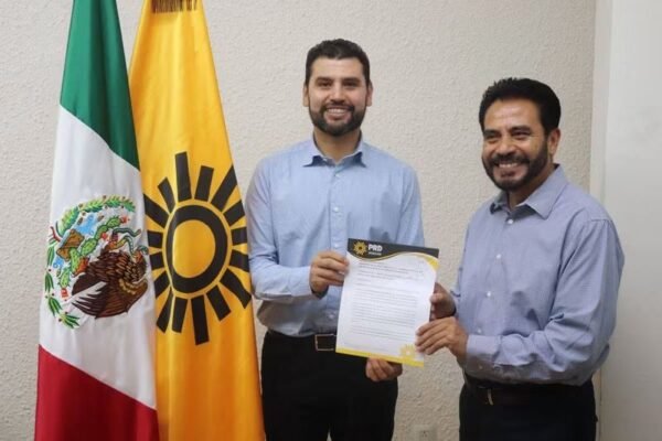 Octavio Ocampo presenta licencia al PRD Michoacán para recorrer el estado