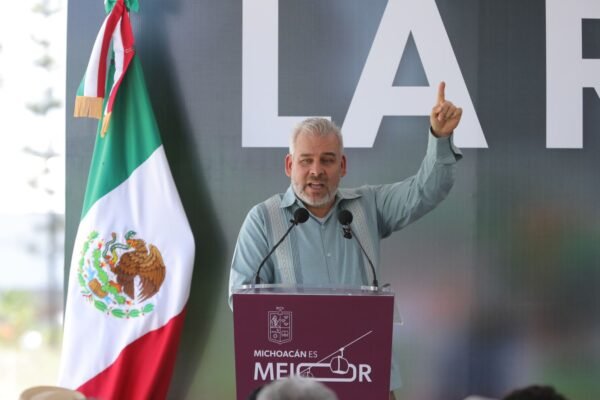 Alfredo Ramírez arranca construcción de paso elevado en Zamora