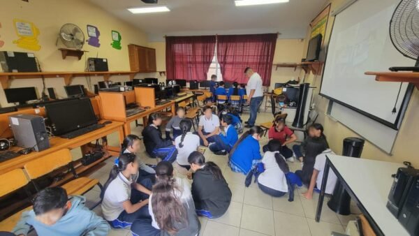 FGE imparte plática contra acoso escolar en primaria de Morelia