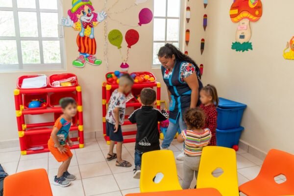 DIF Michoacán atiende a 379 hijos de familias jornaleras en 13 municipios
