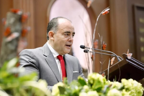 Baltazar Gaona presenta iniciativa ciudadana para regular sustituciones en ayuntamientos