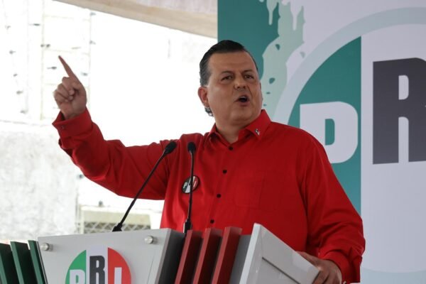Memo Valencia denuncia intento de Morena por tomar control del IEM