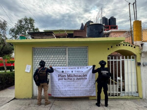 SSP y FGE realizan cateo en Morelia; aseguran drogas y detienen a cinco hombres