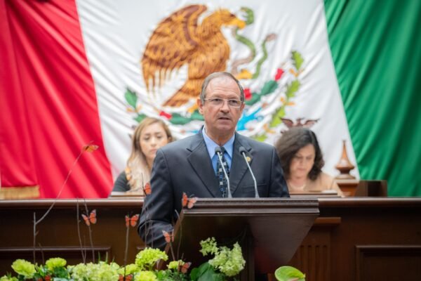 Propone David Martínez facilitar placas de discapacidad a cuidadores en Michoacán