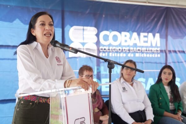 Mariana Sosa destaca ampliación de La Escuela es Nuestra a 279 bachilleratos en Michoacán
