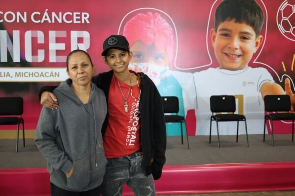 Sedebi otorga 4 mil pesos mensuales a 372 familias de niños con cáncer en Michoacán