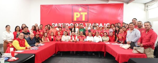 Vicente Gómez asiste a reunión de Comisión Ejecutiva del PT en Morelia