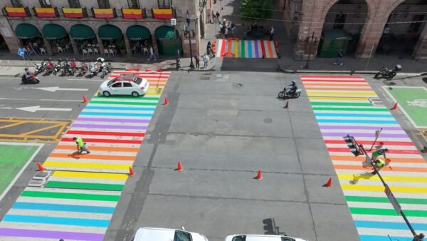 Sedum realiza balizamiento Pride en avenida Madero para promover inclusión en Morelia