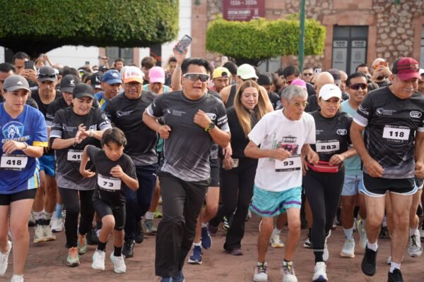 Force Run Zitácuaro reúne a más de 500 corredores en carrera de 5 kilómetros