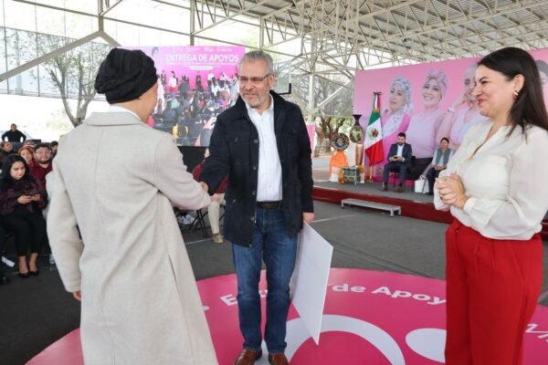 Bedolla reporta apoyo a 2 mil 757 mujeres con cáncer con estímulo mensual de 4 mil pesos