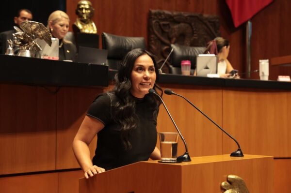 Mary Carmen Bernal destaca reconstrucción del país con 4T en Comisión Permanente