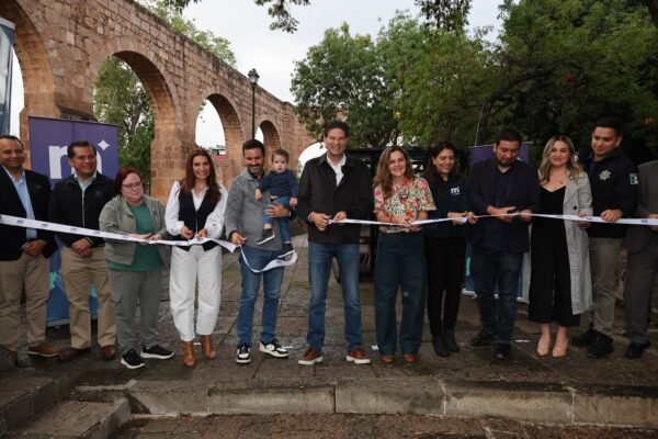 Alfonso Martínez inaugura cabinas de lectura Morelia se lee en tres puntos de la ciudad